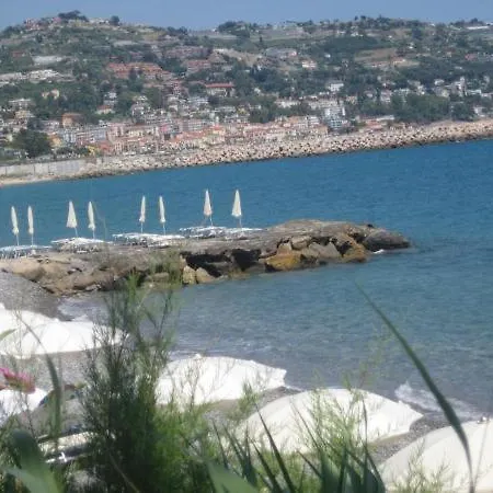 La Terrazza Sul Mare Cod Aautim10907 * Ospedaletti